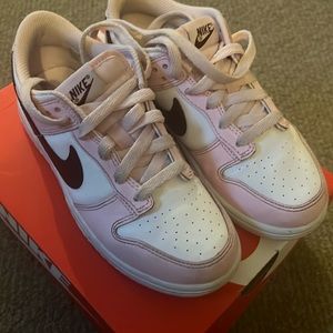 Girl Nike Dunks